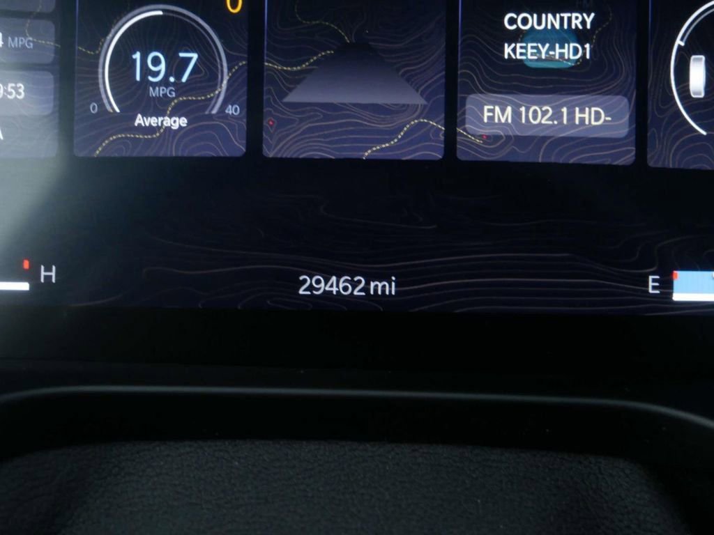 Used 2024 Jeep Grand Cherokee Limited w/ Luxury Tech Group II image 34