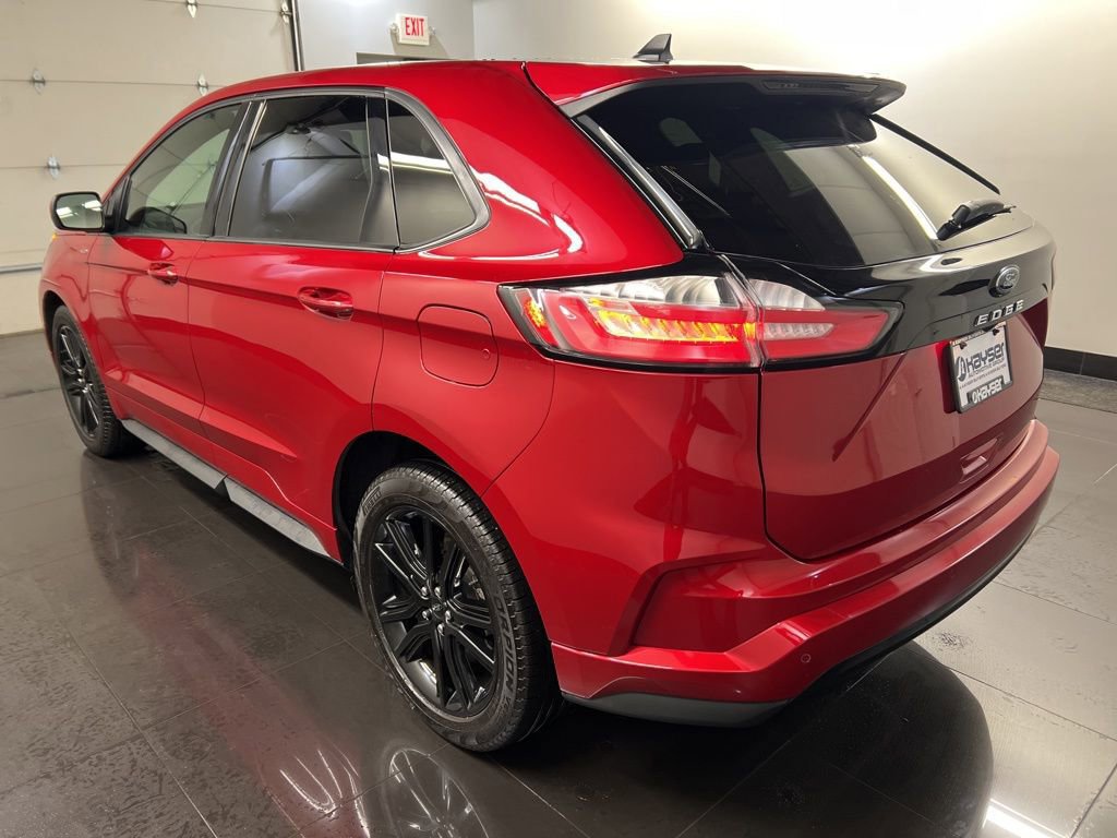 Certified 2024 Ford Edge ST-Line AWD/4WD image 2