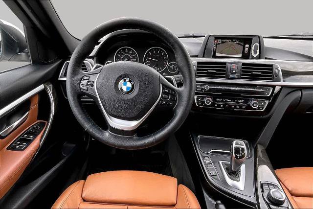 Used 2017 BMW 330i xDrive Sedan AWD/4WD image 5
