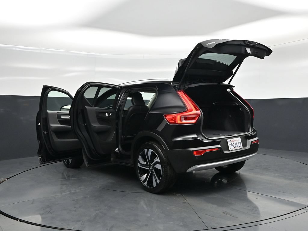 Used 2025 Volvo XC40 B5 Plus AWD/4WD image 36