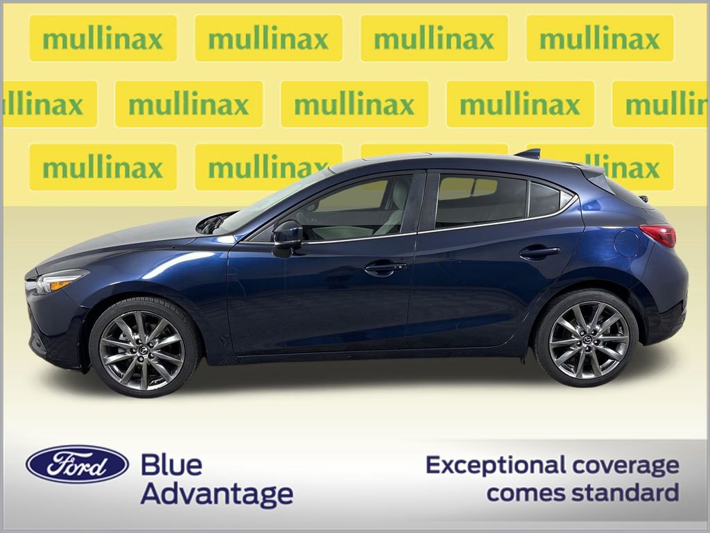 Used 2018 MAZDA MAZDA3 Grand Touring w/ Premium Equipment Package FWD image 10