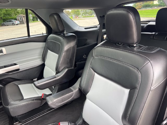 Certified 2023 Ford Explorer XLT w/ Equipment Group 202A AWD/4WD image 24