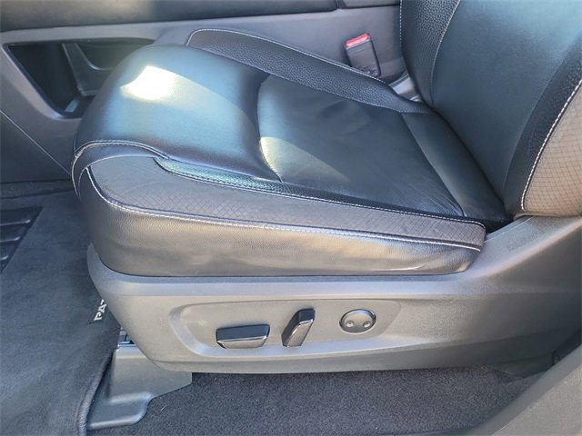 Used 2022 Nissan Pathfinder SL w/ SL Black Package image 22