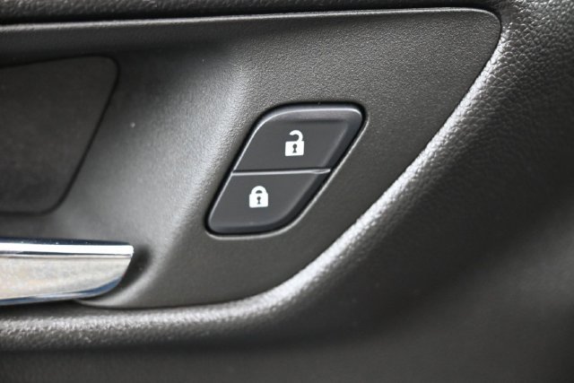 Used 2025 Chevrolet Trax LT w/ LT Convenience Package FWD image 15
