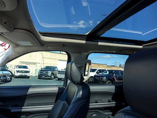 Certified 2024 Ford Expedition XLT image 10