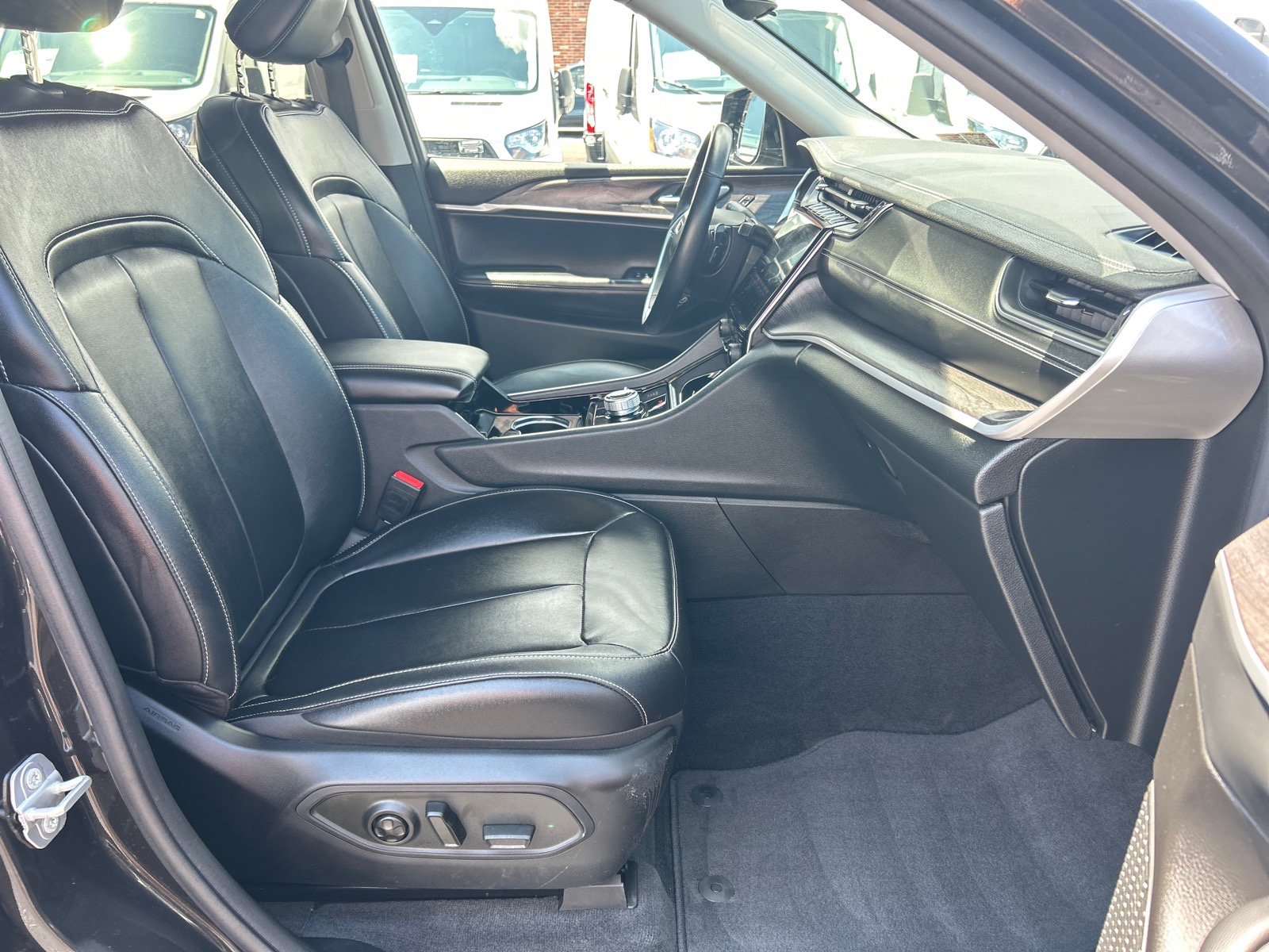 Used 2021 Jeep Grand Cherokee L Limited AWD/4WD image 19