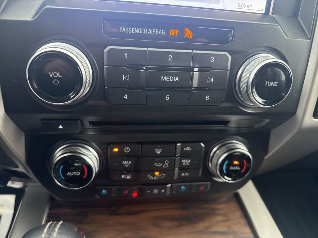 Certified 2018 Ford F150 Lariat w/ Equipment Group 502A Luxury image 43