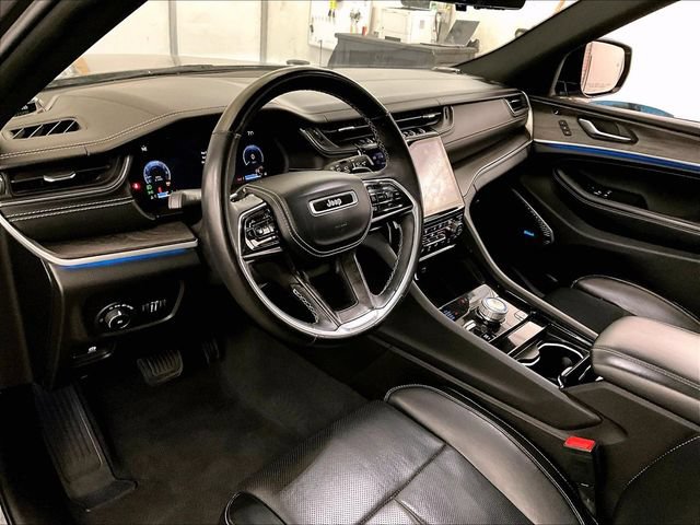 Used 2021 Jeep Grand Cherokee L Overland w/ Luxury Tech Group IV AWD/4WD image 12