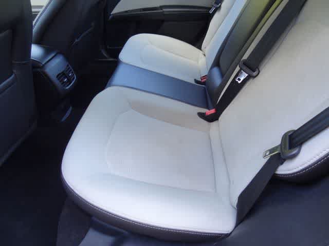 Certified 2019 Ford Fusion SE w/ Equipment Group 151A FWD image 9