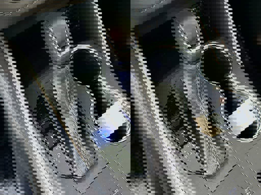 Used 2023 Toyota Highlander XLE image 19