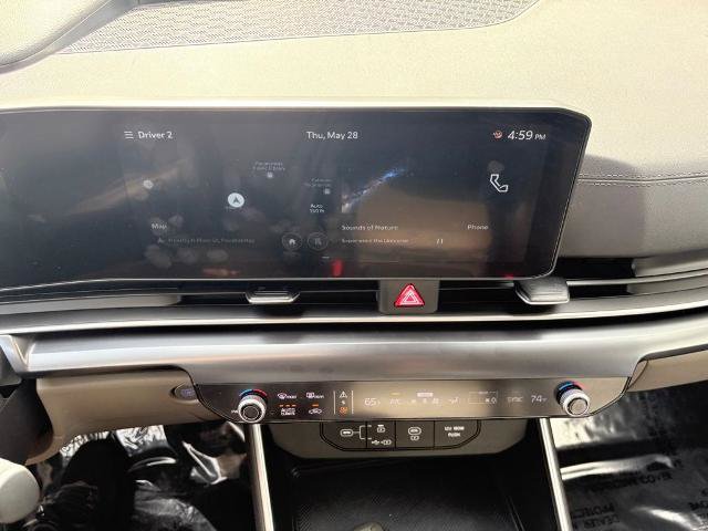 Used 2025 Kia Carnival FWD image 15