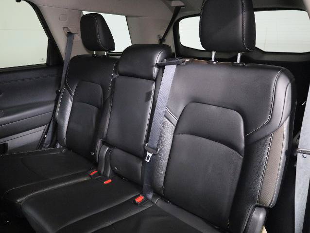 Used 2022 Nissan Pathfinder SL w/ SL Black Package AWD/4WD image 11