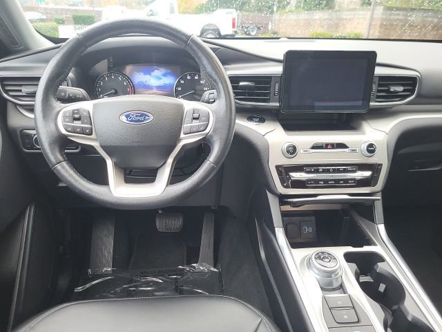 Certified 2023 Ford Explorer XLT w/ Equipment Group 202A image 19