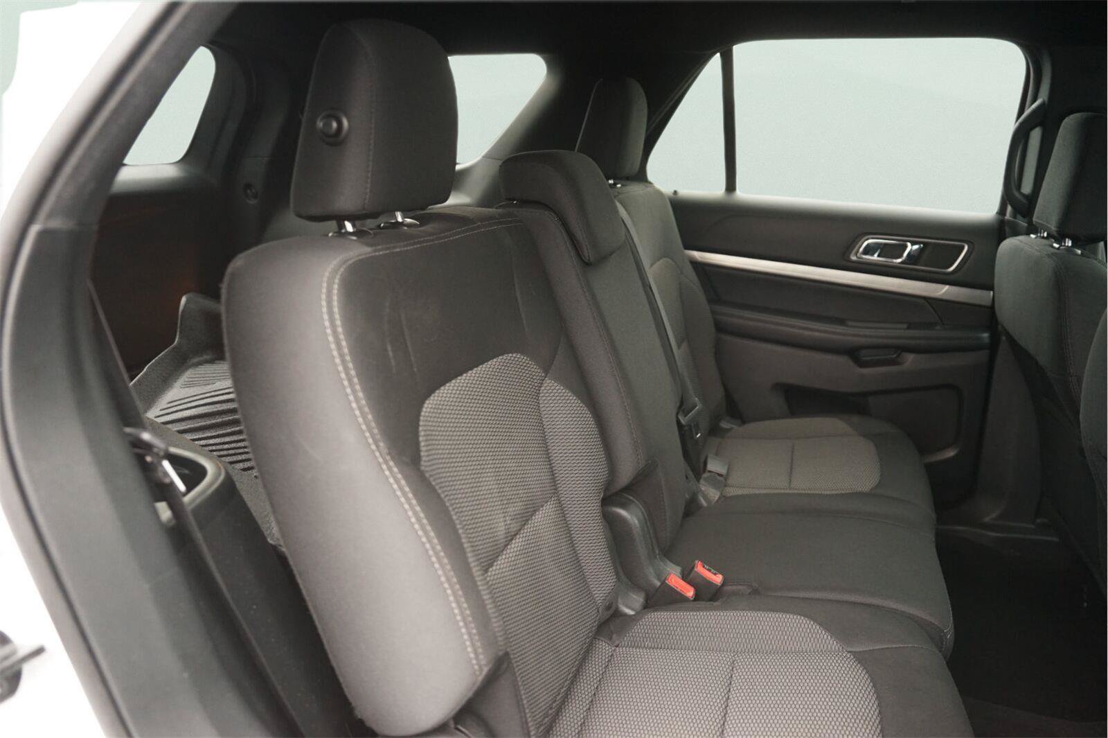 Certified 2019 Ford Explorer XLT w/ Equipment Group 201A FWD image 16