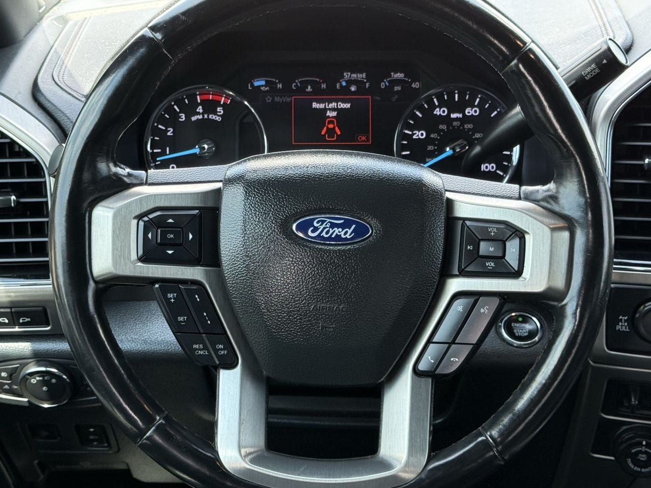 Certified 2022 Ford F250 Platinum w/ FX4 Off-Road Package AWD/4WD image 11