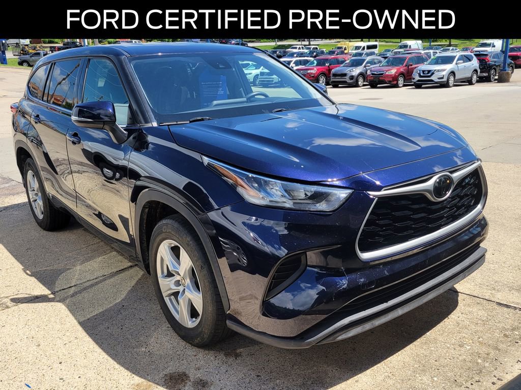 Used 2020 Toyota Highlander L FWD image 2