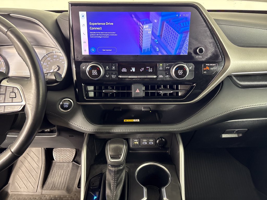 Used 2023 Toyota Highlander XLE FWD image 27