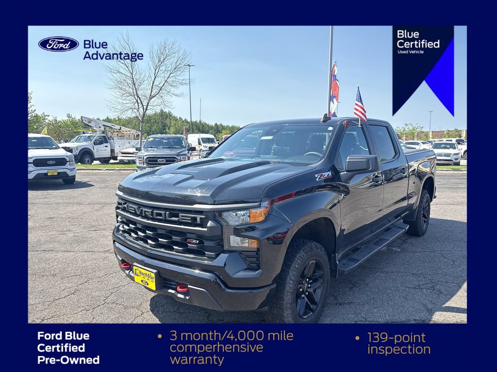 Used 2022 Chevrolet Silverado 1500 Custom Trail Boss w/ LPO, Dark Essentials Package AWD/4WD image 3