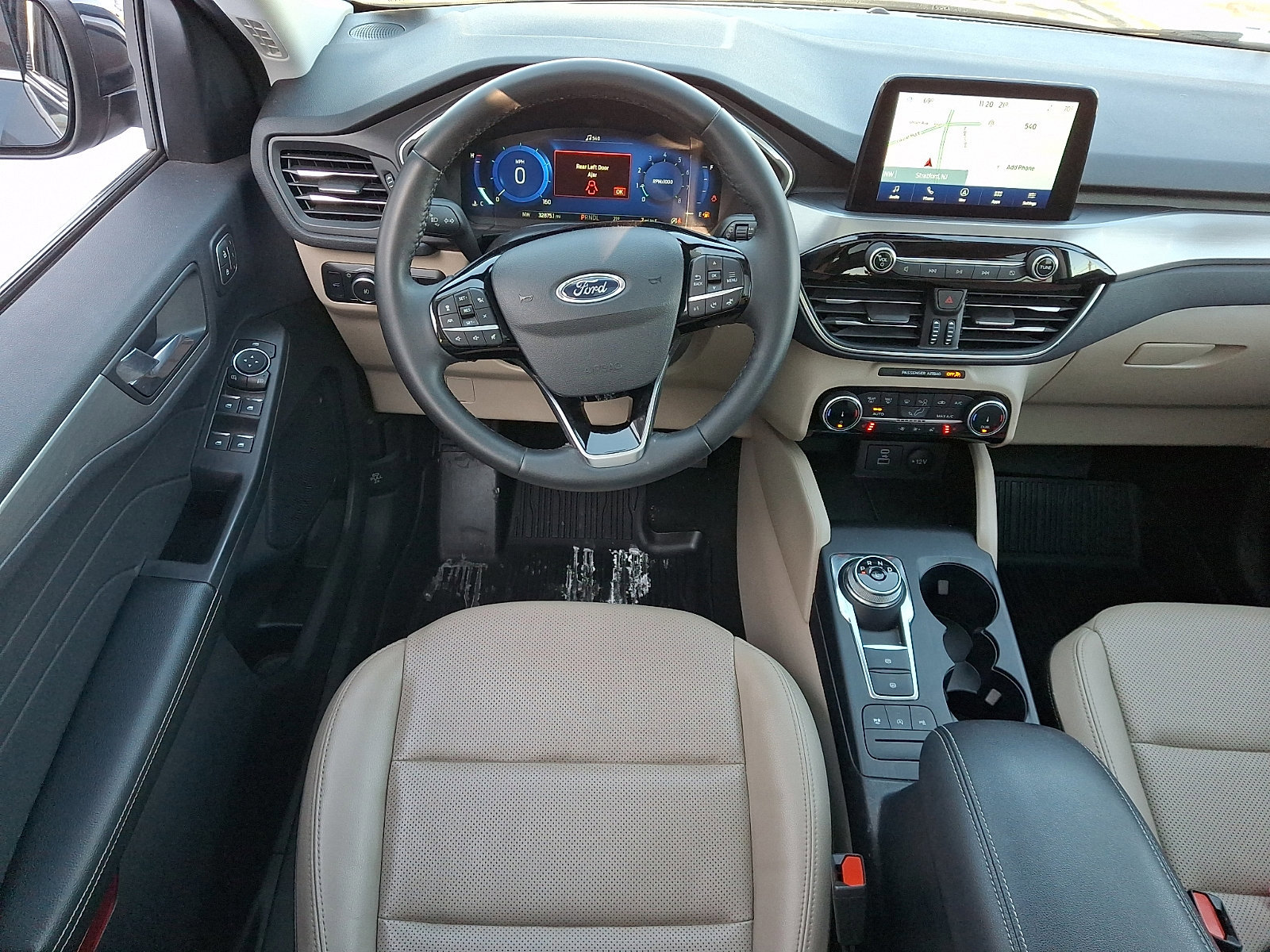 Certified 2022 Ford Escape Titanium w/ Class II Trailer Tow Package image 14