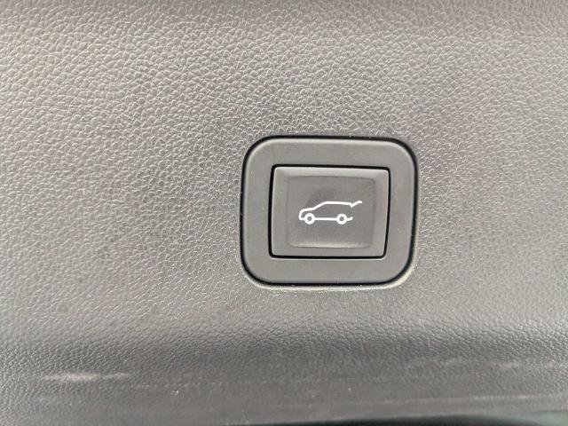 Used 2025 Chevrolet Suburban RST w/ Comfort Package AWD/4WD image 14