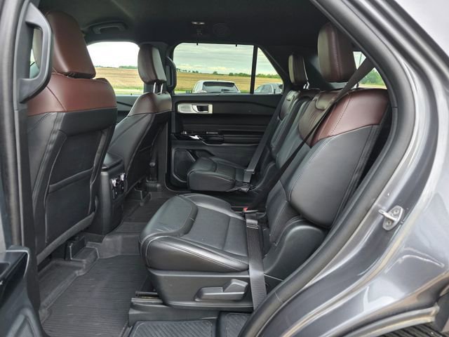 Certified 2023 Ford Explorer Platinum w/ Technology Package AWD/4WD image 36