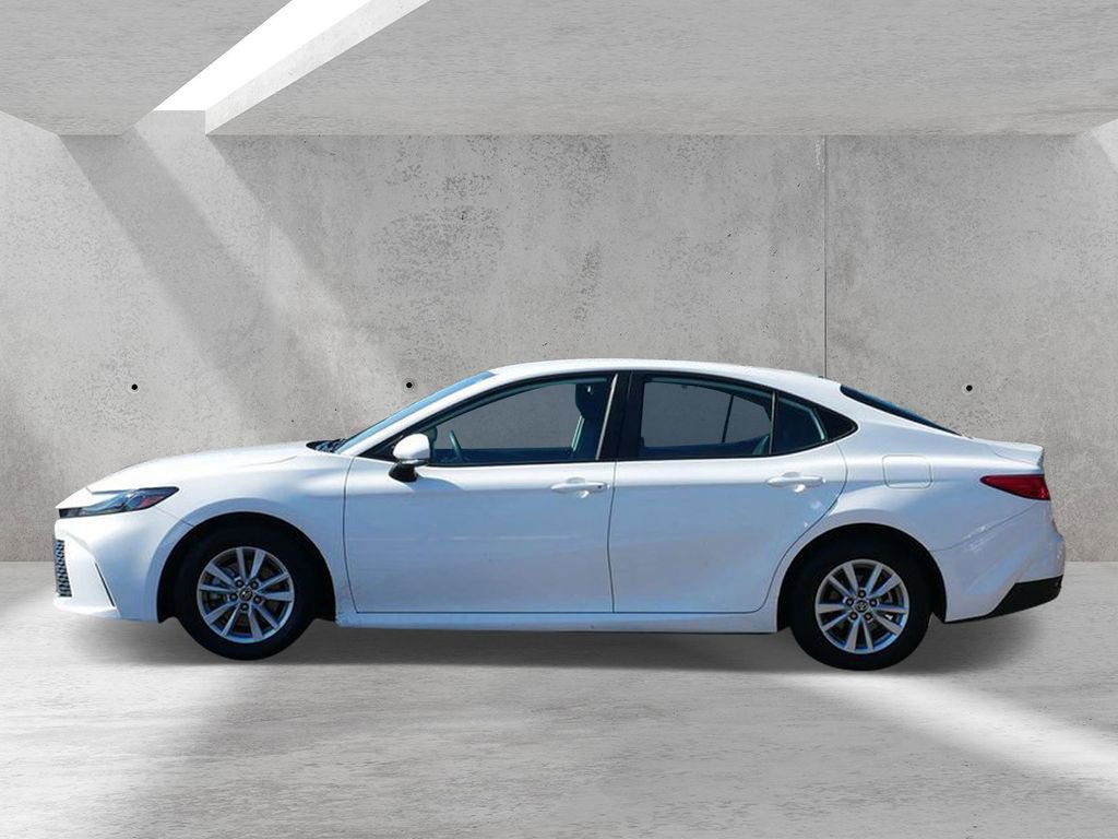 Used 2025 Toyota Camry LE FWD image 5