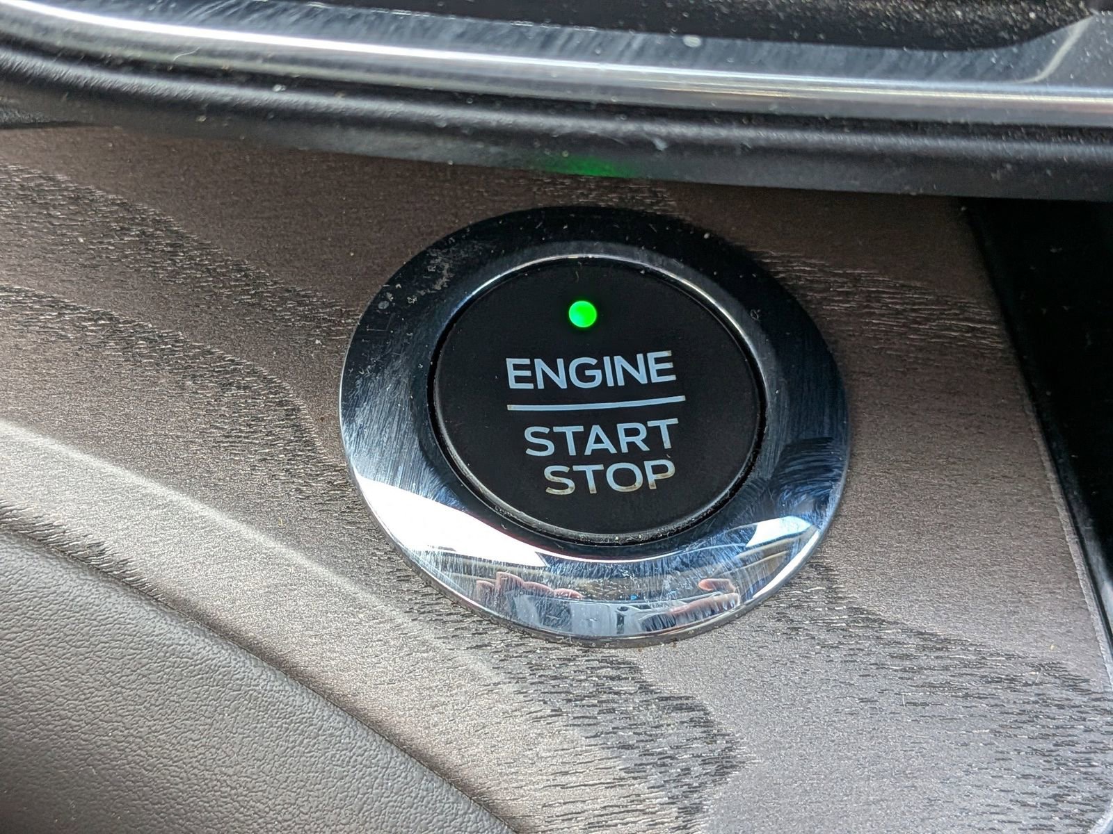 Certified 2021 Ford Explorer Platinum w/ Equipment Group 601A image 28