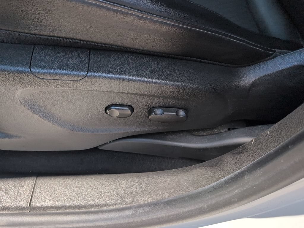 Used 2020 Buick Encore Sport Touring w/ Safety Package FWD image 9