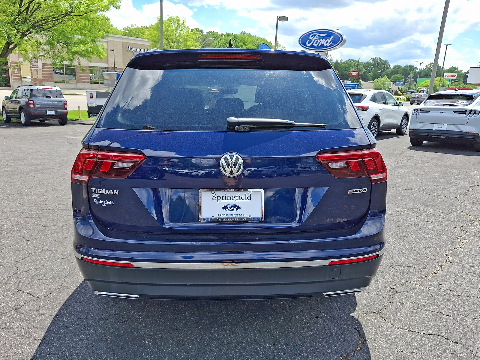 Used 2021 Volkswagen Tiguan SE w/ Panoramic Sunroof Package AWD/4WD image 5