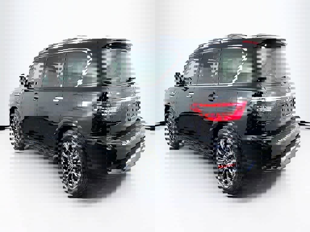 Used 2022 Nissan Armada Platinum image 3