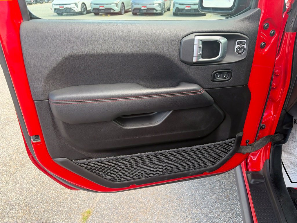 Used 2023 Jeep Gladiator Rubicon w/ LED Lighting Group AWD/4WD image 12