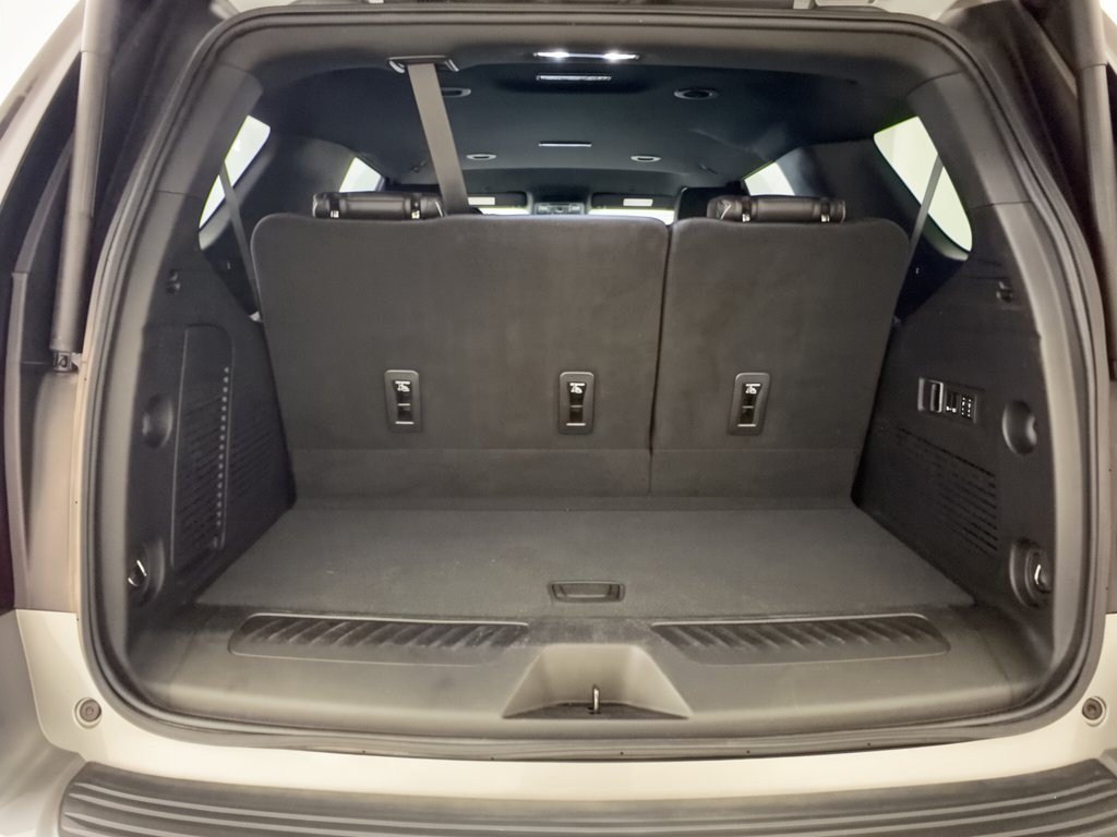 Used 2023 GMC Yukon SLT w/ SLT Luxury Package RWD image 28