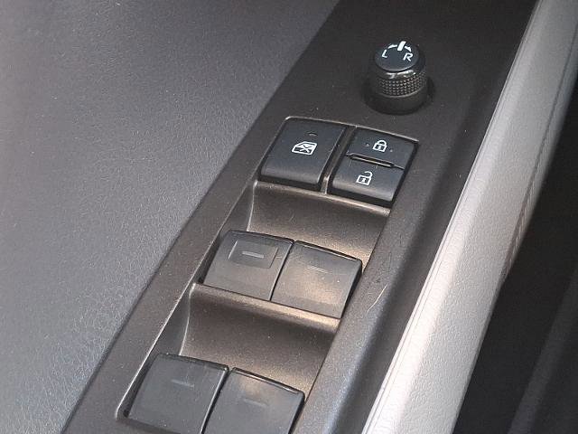 Used 2022 Toyota Camry LE image 25