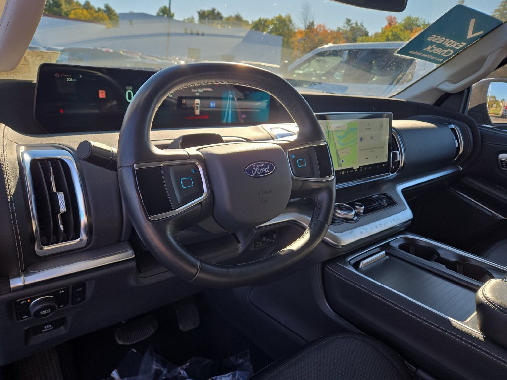 Certified 2026 Ford Expedition Platinum w/ Driver's Package AWD/4WD image 7