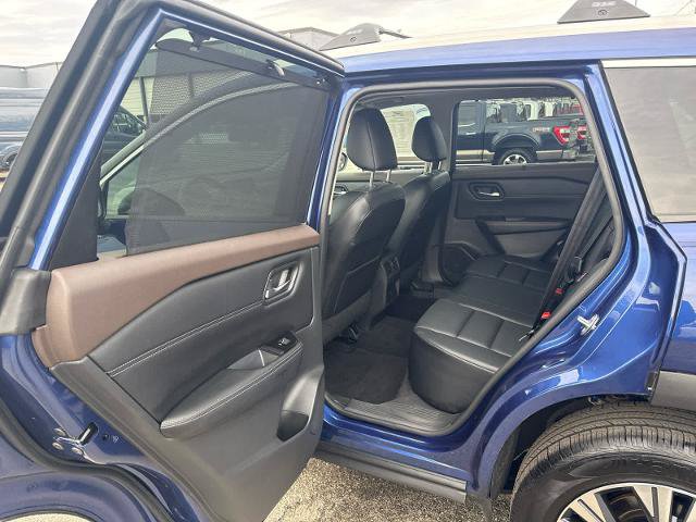 Used 2022 Nissan Rogue SV w/ SV Premium Package AWD/4WD image 8