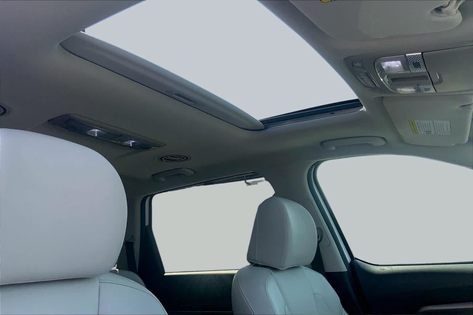 Used 2022 Kia Telluride S FWD image 13