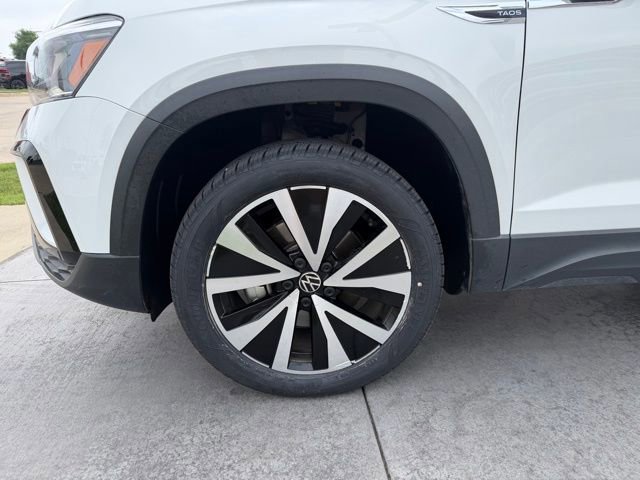 Used 2022 Volkswagen Taos SE FWD image 6