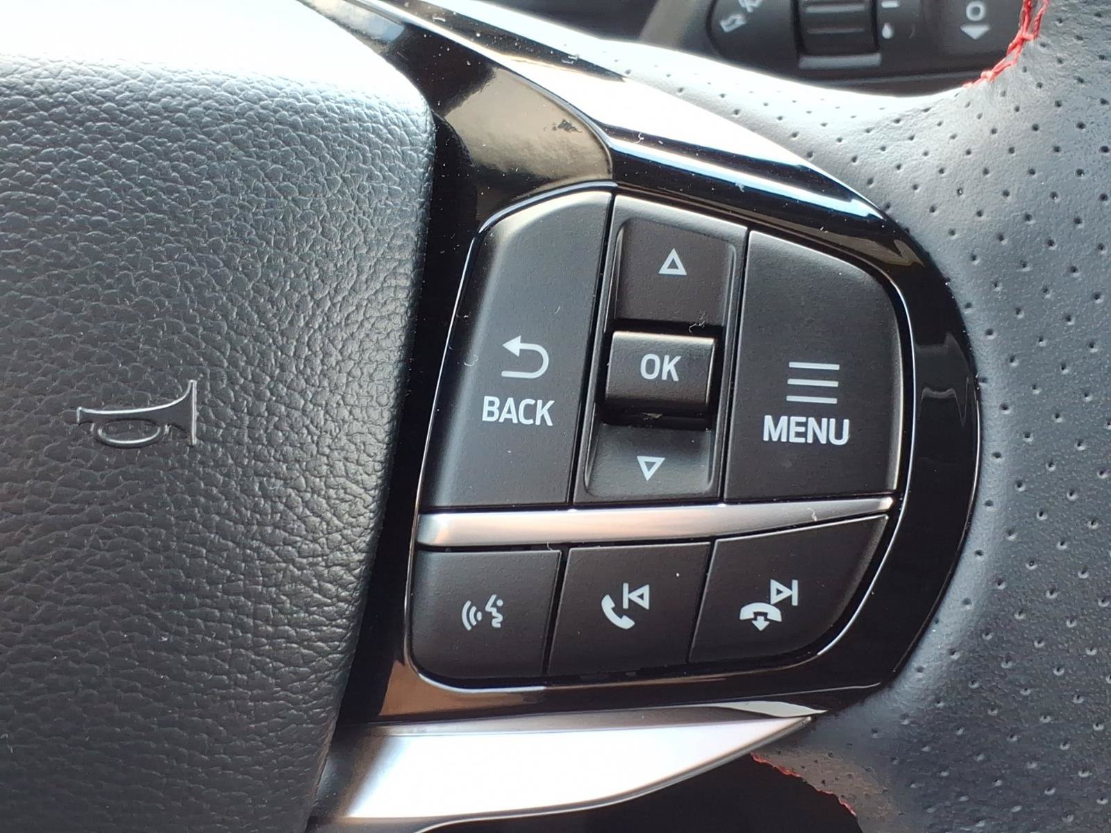 Certified 2025 Ford Explorer ST-Line AWD/4WD image 30