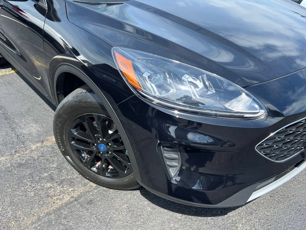 Certified 2022 Ford Escape SE w/ Convenience Package AWD/4WD image 2