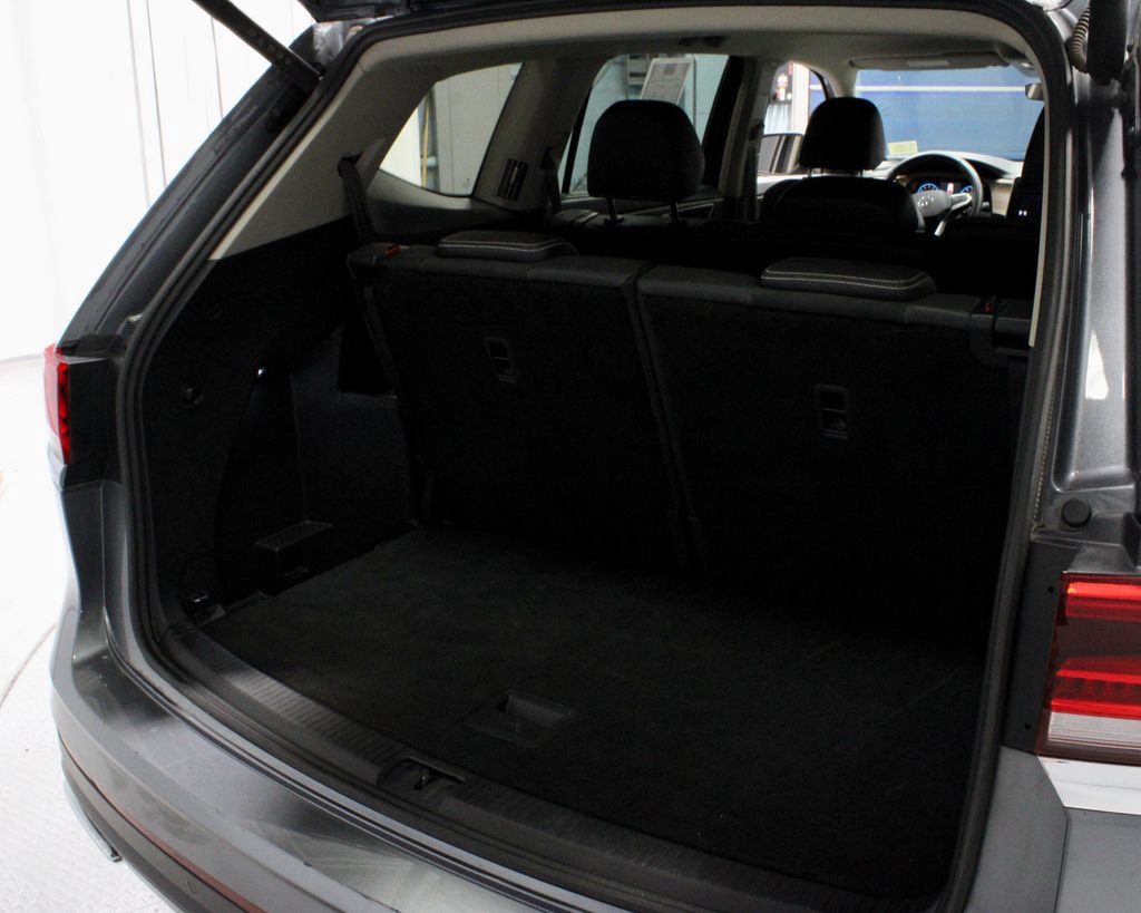 Used 2025 Volkswagen Atlas SE AWD/4WD image 15