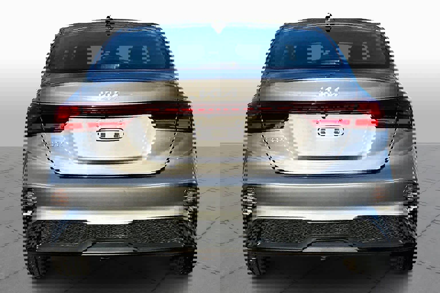 Used 2023 Kia Forte LXS w/ LXS Technology Package image 3