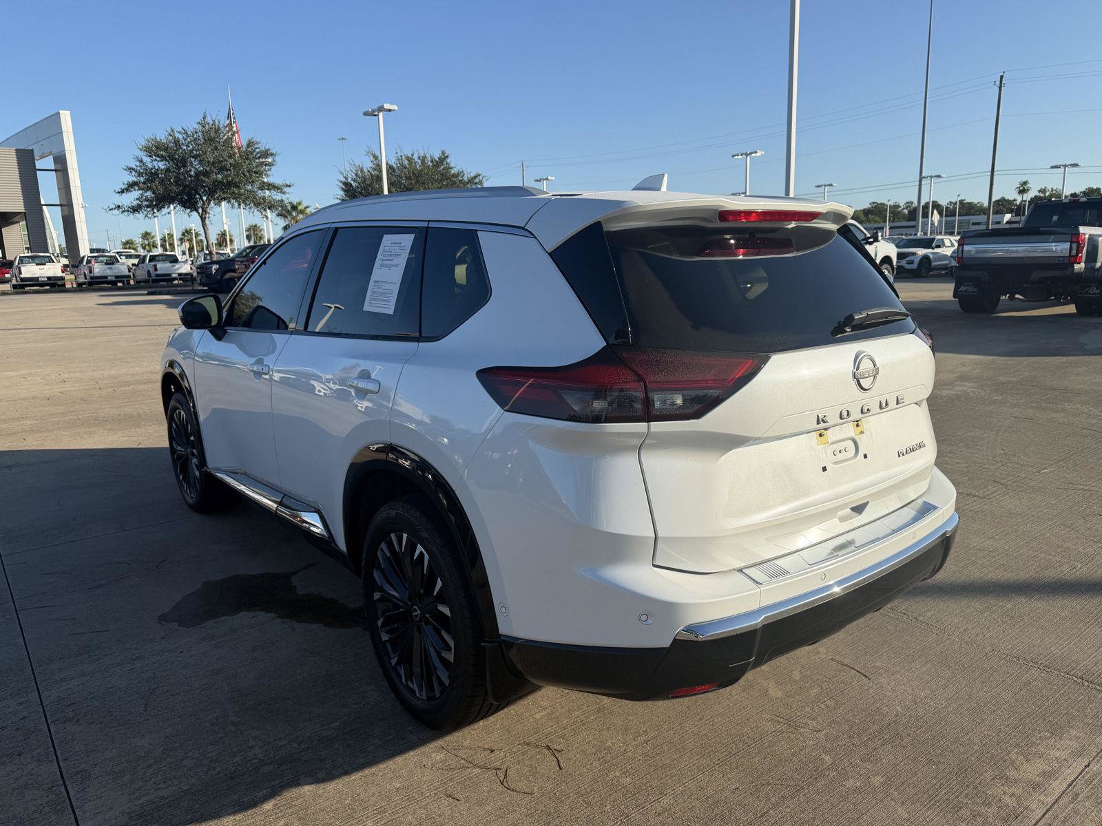 Used 2024 Nissan Rogue Platinum FWD image 16