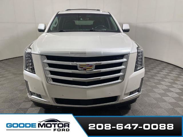 Used 2019 Cadillac Escalade Premium Luxury AWD/4WD image 3