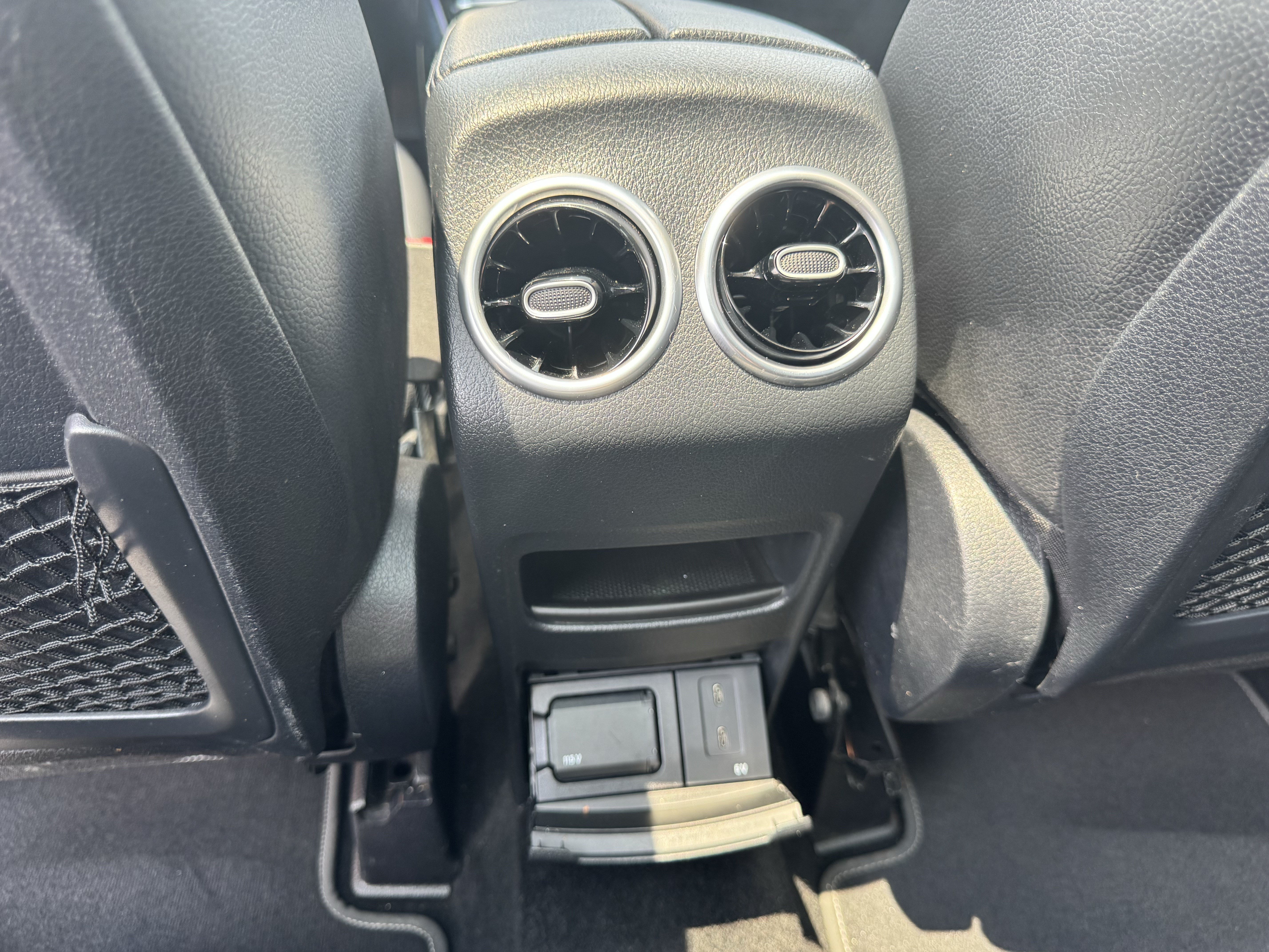 Used 2020 Mercedes-Benz GLB 250 4MATIC image 26