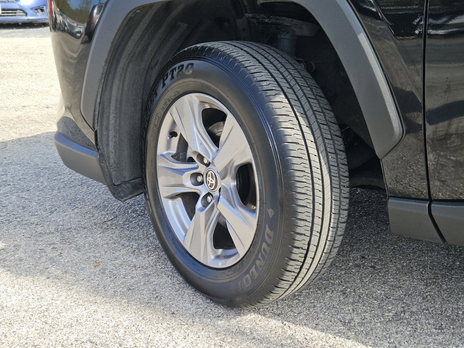 Used 2025 Toyota RAV4 XLE image 33