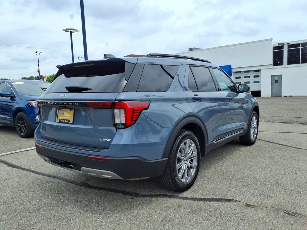 Certified 2025 Ford Explorer Active w/ Active Comfort Package AWD/4WD image 6