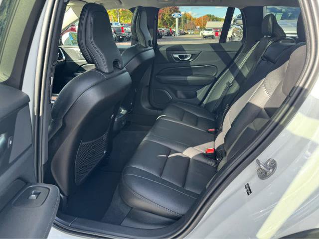 Used 2025 Volvo V60 B5 Cross Country Plus AWD/4WD image 11