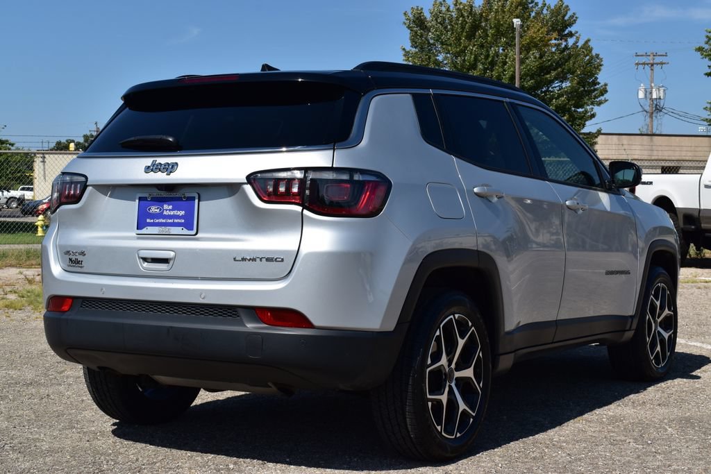 Used 2025 Jeep Compass Limited AWD/4WD image 8