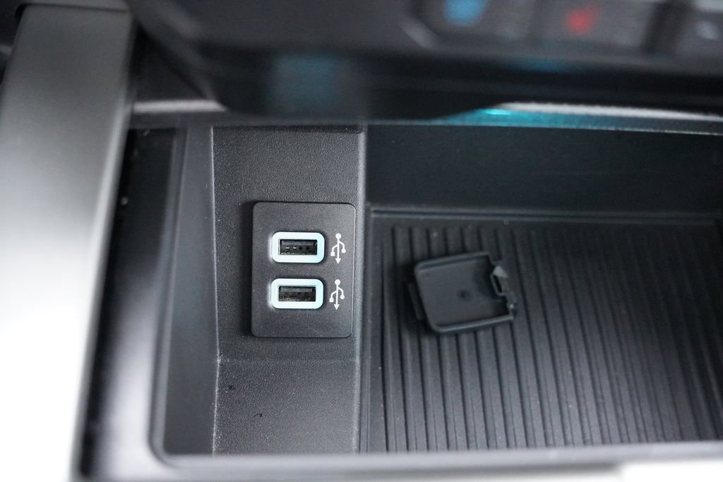 Certified 2017 Ford F150 Lariat w/ Equipment Group 502A Luxury image 31