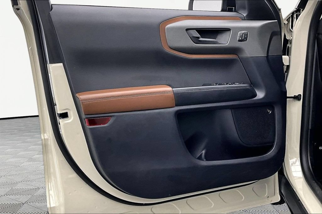 Certified 2025 Ford Bronco Sport Outer Banks w/ Outer Banks Tech Package+ AWD/4WD image 23